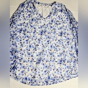 Blue‎ and White Floral long sleeve V Neck blouse Size Large